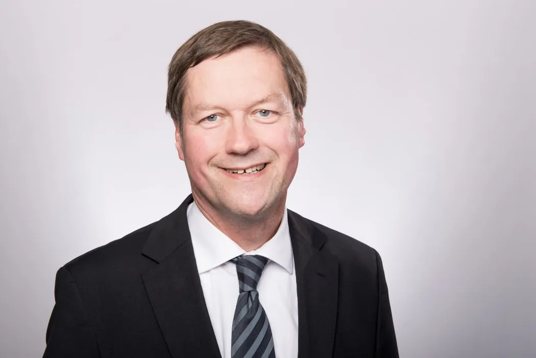 Dr.-Kay-Hñssler_LARGE_20140007_kleiner