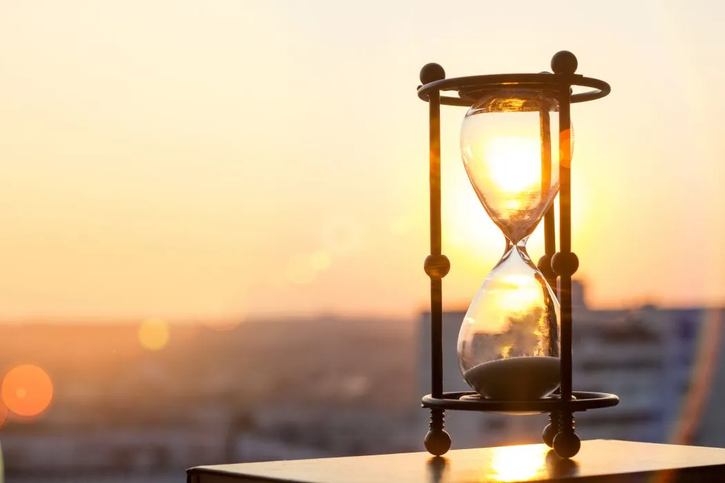 shutterstock_317474312_hourglass_web